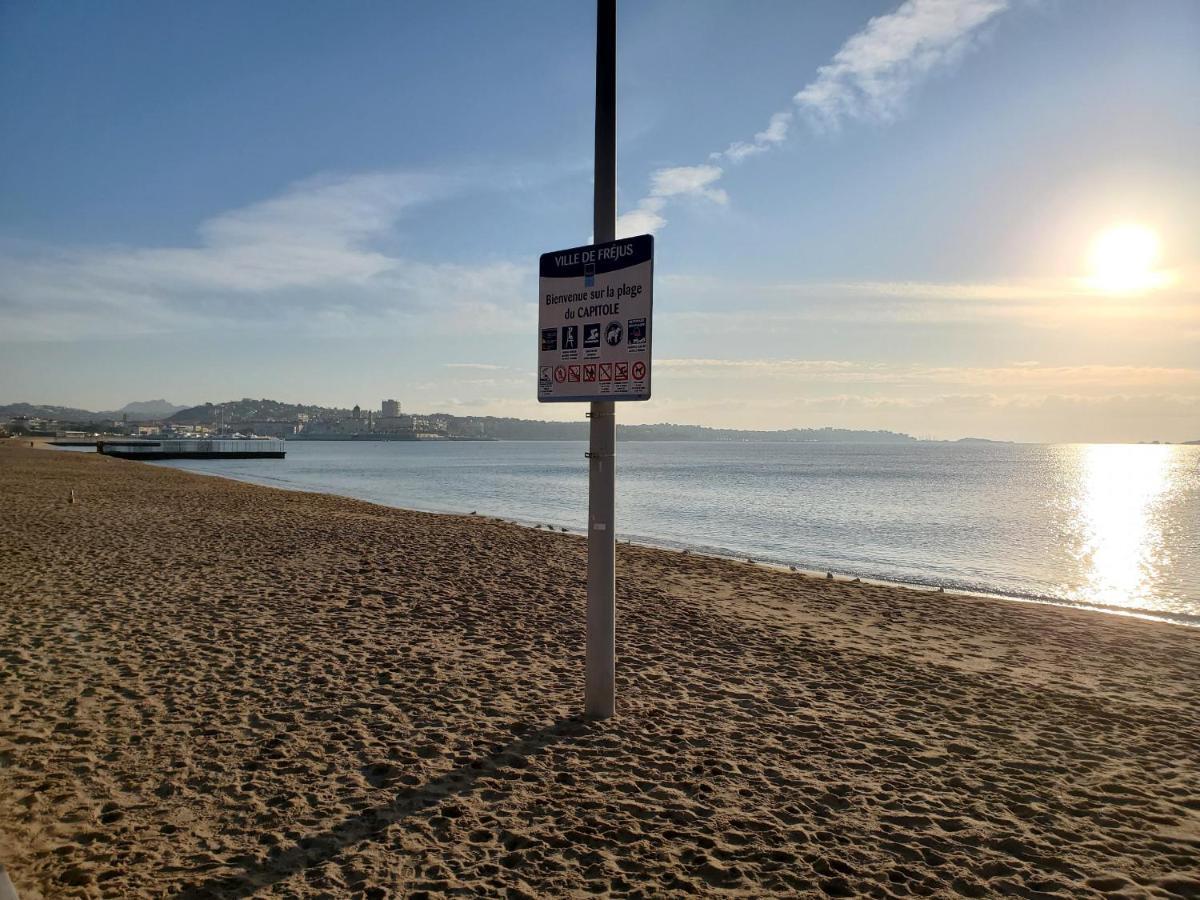 Port Frejus Est, Le Capitole, Studio 27M2, Vue Mer Luaran gambar